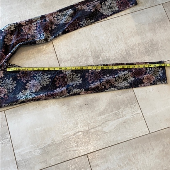 J Brand 620 Mid Rise Super Skinny Queen Annes Lace - Picture 8 of 13